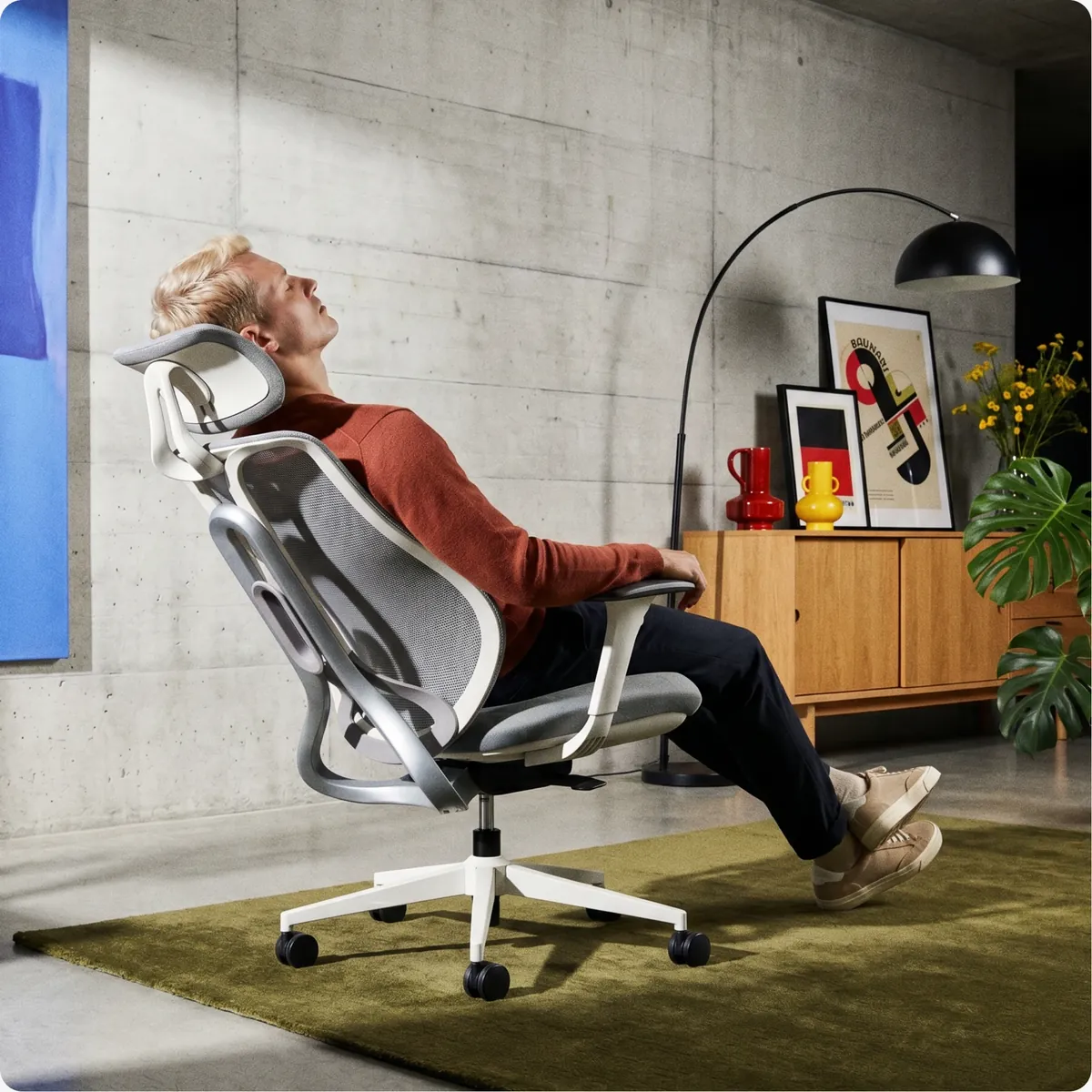 Ergonix chair reclined: find your angle, lock it in